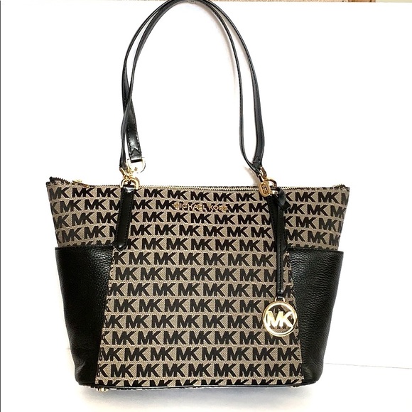 Michael Kors Handbags - Michael Kors Bedford Large East West TZ Tote